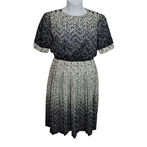 VINTAGE 70s dress abstract short puff sleeve‎ fit and flare midi M - Picture 1 of 9